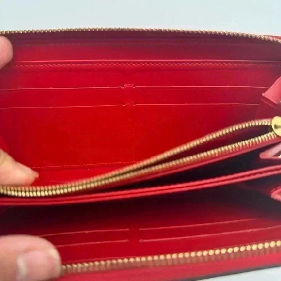 Zippy Wallet Vernis with 🆓 ENTRUPY COA - Picture 4 of 16